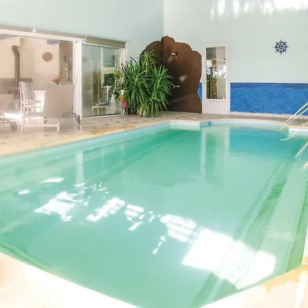 Two-bedroom Holiday In Sur Mer *