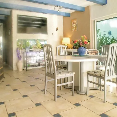 Two-bedroom Holiday In Sur Mer * LʼAiguillon-sur-Mer